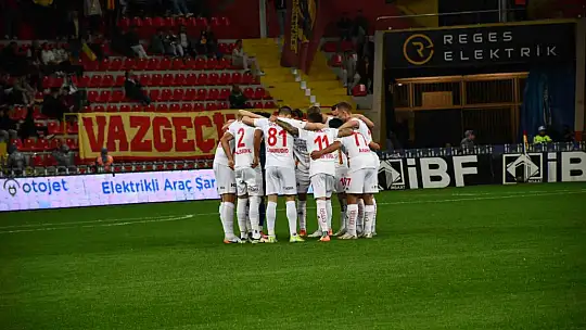 Trendyol Süper Lig: Kayserispor: 2 - Antalyaspor: 1 (İlk yarı)