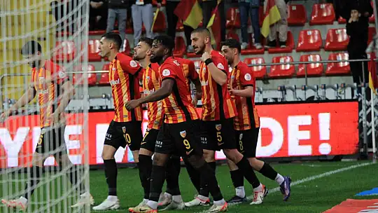 Trendyol Süper Lig: Kayserispor: 3 - Antalyaspor: 1 (Maç sonucu)