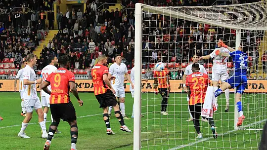 Trendyol Süper Lig: Kayserispor: 3 - Antalyaspor: 1 (Maç sonucu)