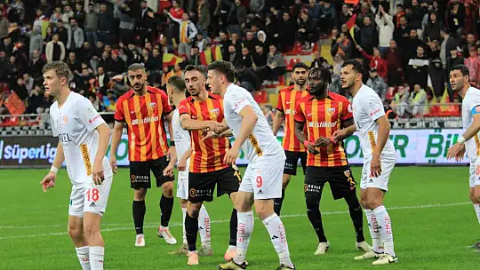 Trendyol Süper Lig: Kayserispor: 3 - Antalyaspor: 1 (Maç sonucu)