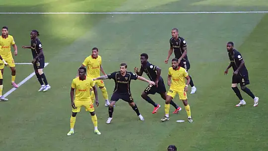 Trendyol Süper Lig: Kayserispor: 0 - Göztepe: 0 (İlk yarı)
