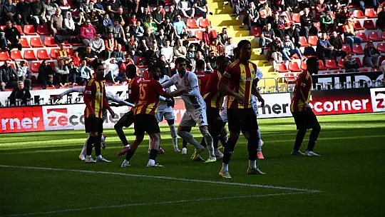 Trendyol Süper Lig: Kayserispor: 0 - Gaziantep FK: 2 (İlk yarı)