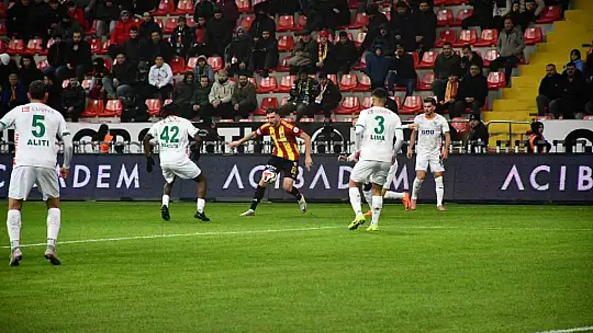 Trendyol Süper Lig: Kayserispor: 0 - Alanyaspor: 0 (İlk yarı)