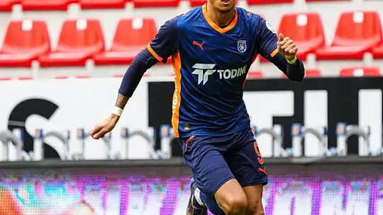 Trendyol Süper Lig: Kayserispor: 0 - RAMS Başakşehir: 1 (İlk yarı)