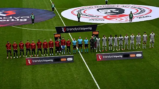 Trendyol Süper Lig: Kayserispor: 0 - Kocaelispor: 0 (İlk yarı)