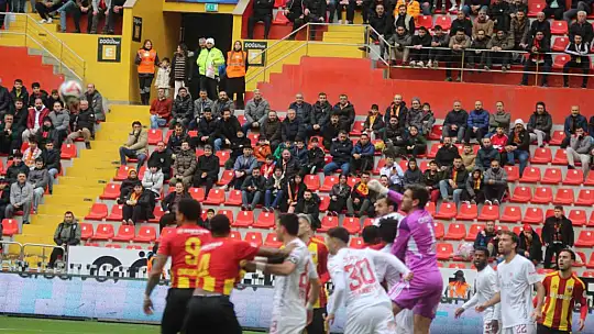 Trendyol Süper Lig: Kayserispor: 0 - Antalyaspor: 0 (Maç devam ediyor)