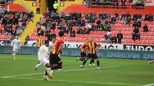 Trendyol Süper Lig: Kayserispor: 0 - Antalyaspor: 0 (Maç devam ediyor)