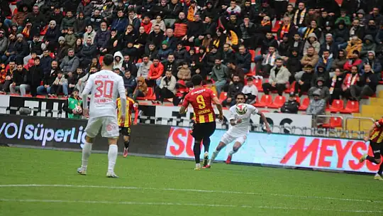 Trendyol Süper Lig: Kayserispor: 0 - Antalyaspor: 0 (İlk yarı)