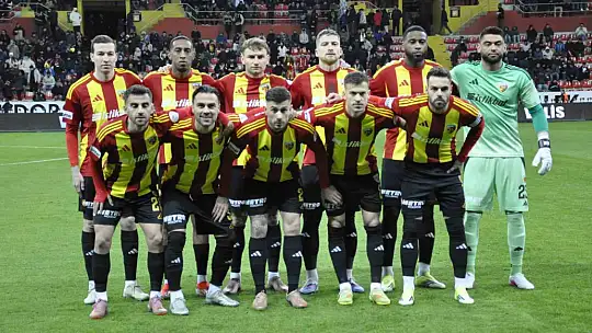 Trendyol Süper Lig: Kayserispor: 0 - Trabzonspor: 2 (İlk yarı)