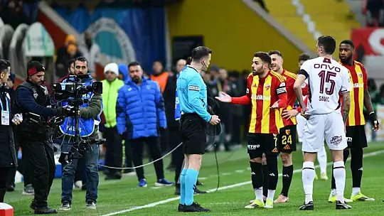 Trendyol Süper Lig: Kayserispor: 0 - Trabzonspor: 2 (İlk yarı)