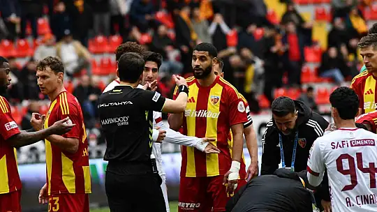 Trendyol Süper Lig: Kayserispor: 0 - Fatih Karagümrük: 0 (İlk yarı)
