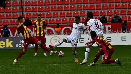 Trendyol Süper Lig: Kayserispor: 0 - Fatih Karagümrük: 0 (İlk yarı)