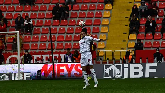 Trendyol Süper Lig: Kayserispor: 0 - Fatih Karagümrük: 0 (İlk yarı)