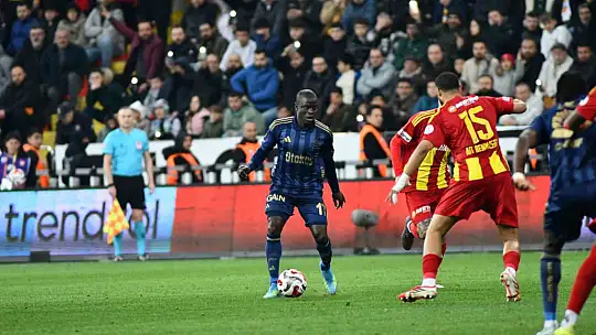 Trendyol Süper Lig: Kayserispor: 0 - Fenerbahçe: 1 (İlk yarı)