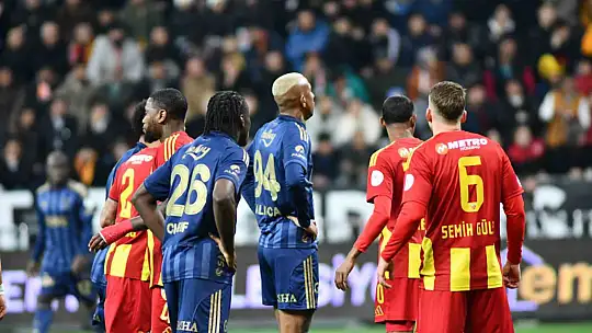 Trendyol Süper Lig: Kayserispor: 0 - Fenerbahçe: 1 (İlk yarı)