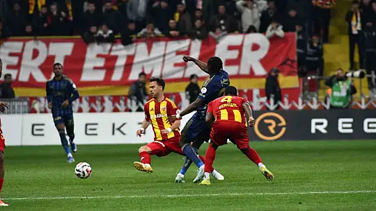 Trendyol Süper Lig: Kayserispor: 0 - Fenerbahçe: 1 (İlk yarı)