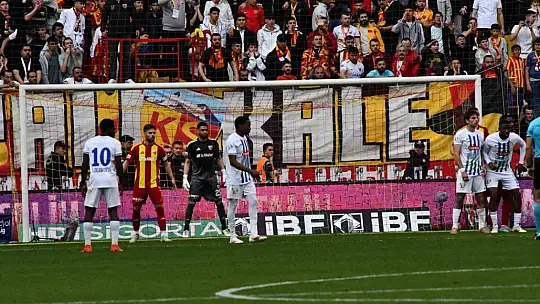 Trendyol Süper Lig: Kayserispor: 0 - Çaykur Rizespor: 0 (İlk yarı)