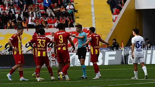 Trendyol Süper Lig: Kayserispor: 0 - Çaykur Rizespor: 0 (İlk yarı)