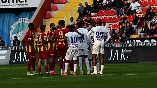 Trendyol Süper Lig: Kayserispor: 0 - Çaykur Rizespor: 0 (İlk yarı)
