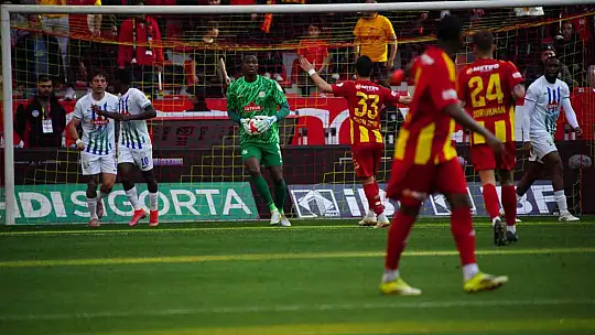 Trendyol Süper Lig: Kayserispor: 0 - Çaykur Rizespor: 0 (İlk yarı)