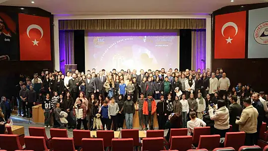 Türk Astronot Tuva Cihangir Atasever, ERÜ öğrencileri ile bir araya geldi