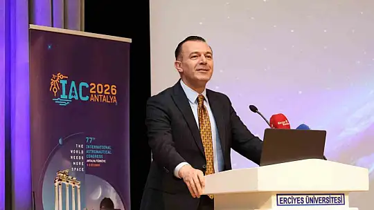 Türk Astronot Tuva Cihangir Atasever, ERÜ öğrencileri ile bir araya geldi