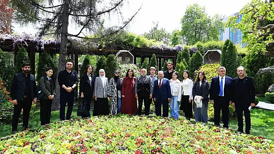 Türk Dünyası gençleri, Kültür Başkenti Kayseri'de Başkan Büyükkılıç'ı ziyaret etti