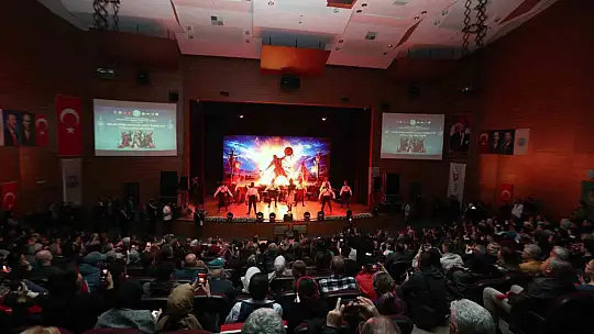 Türk Dünyası gösterisi büyüledi