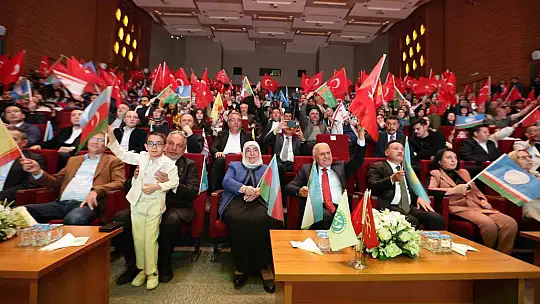 Türk Dünyası gösterisi büyüledi