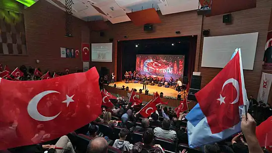 Türk Dünyası gösterisi büyüledi