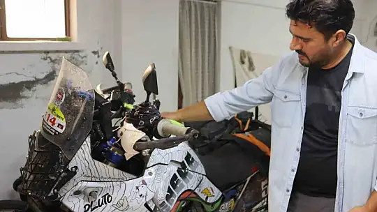 Türk taksici, Pablo'nun motorunu İspanya'ya göndermek istiyor