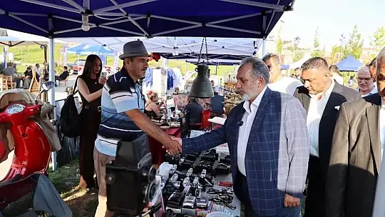 Türkiye'nin en büyük antika fuarı Talas'ta açıldı