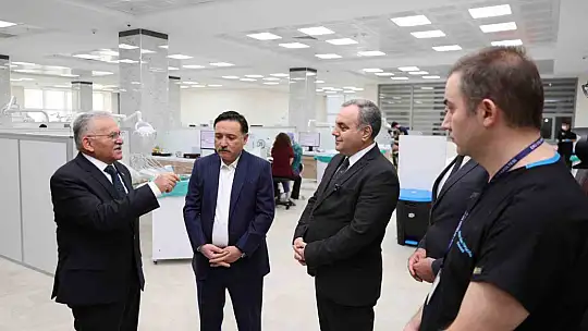 Türkiye'nin en büyük diş hastanesi ilk hastalarını aldı