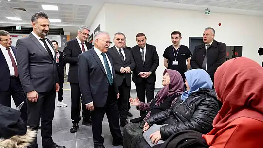 Türkiye'nin en büyük diş hastanesi ilk hastalarını aldı