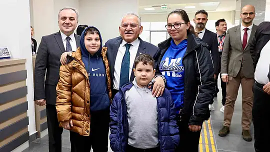 Türkiye'nin en büyük diş hastanesi ilk hastalarını aldı