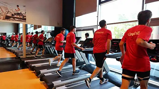 Türkiye'nin engelleri aşan milli gururu, Spor A.Ş. Tesisleri'nde kamp yaptı