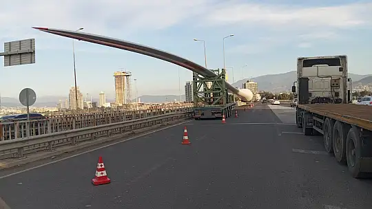 Türkiye'nin toplu ulaşımdaki ilk RES Projesi'nde önemli: 80 araçlık büyük türbin sevkiyatı başladı