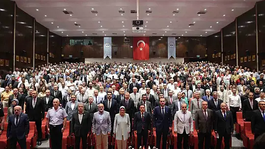 Türkiye Sıfır Atık Çalıştayı Sonuç Konferansı'nda Kayseri Büyükşehir'e teşekkür plaketi