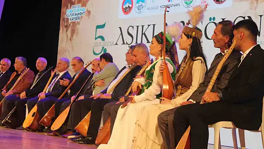 Türkiye ve Türk Dünyası'ndan aşıklar aynı sahnede buluştu
