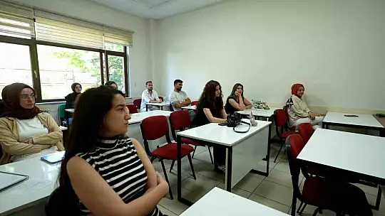 Ücretsiz İngilizce ve Almanca Konuşma Kulübü açıldı