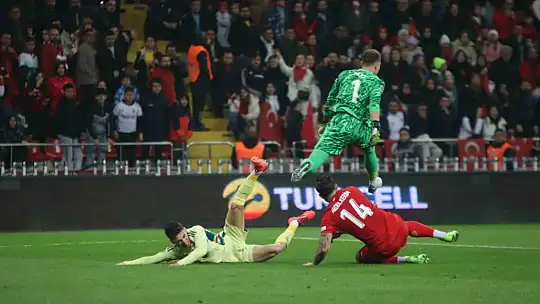 UEFA Uluslar Ligi: Türkiye: 0 - Galler: 0 (İlk yarı)