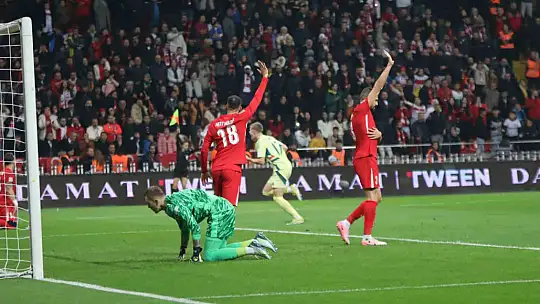 UEFA Uluslar Ligi: Türkiye: 0 - Galler: 0 (İlk yarı)