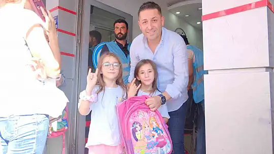 Ülkü Ocakları Kayseri İl Başkanlığı'ndan 5 bin öğrenciye kırtasiye desteği