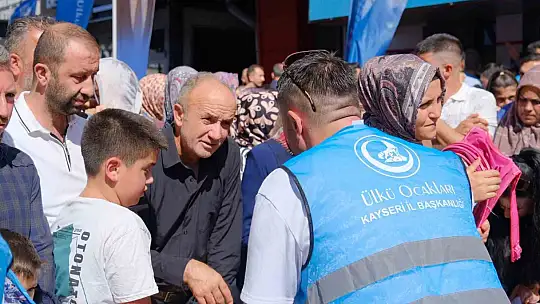 Ülkü Ocakları Kayseri İl Başkanlığı'ndan 5 bin öğrenciye kırtasiye desteği