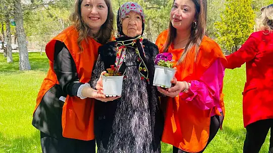 Ulu Çınarlar'a anlamlı bayram ziyareti