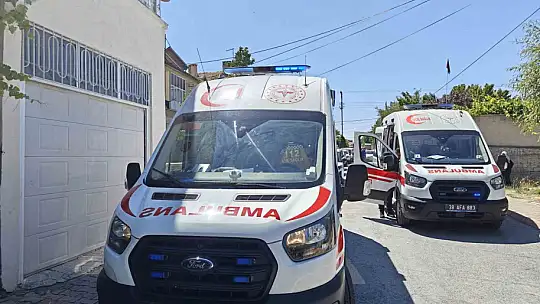 Üvey kızını ağır yaraladıktan sonra intihar etti