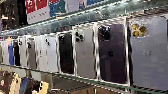 Uyurken telefonunuzu yastığın altına koymayın
