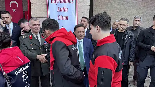 Vali Çiçek: 'Bayramlarda en büyük endişemiz trafik kazaları'