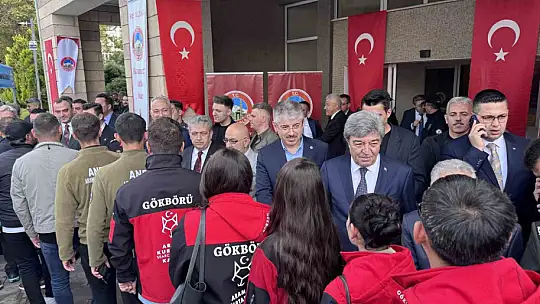 Vali Çiçek: 'Bayramlarda en büyük endişemiz trafik kazaları'