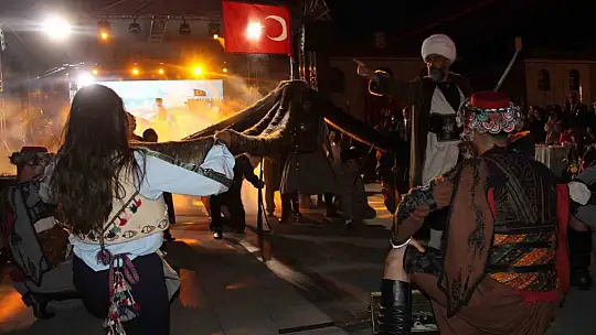 Vali Çiçek: 'Biz tehdit edilebilecek bir devlet değiliz'